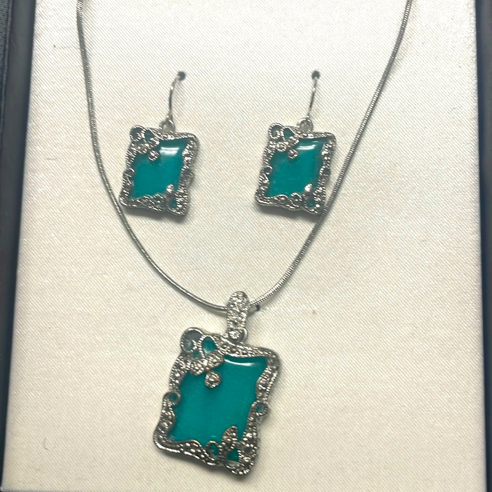 Necklace and Earrings🔥